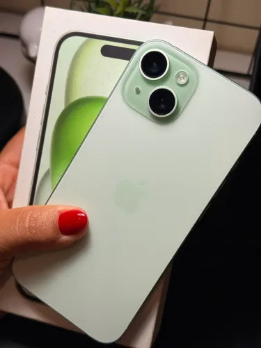iPhone 15 impecável 