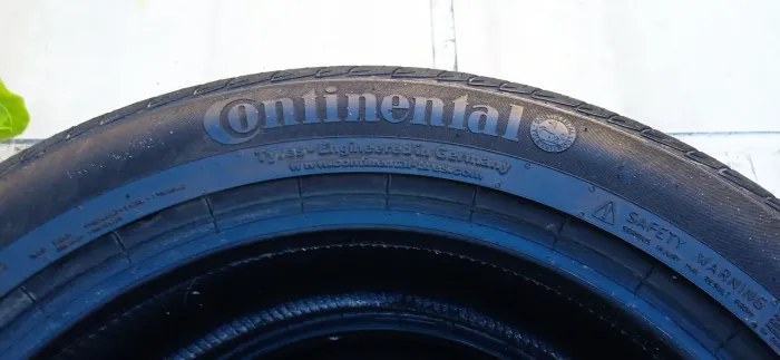 Jogo de Pneu Continental 205/55 R17 91V