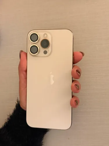iPhone 16 Pro Max - Bateria 88%