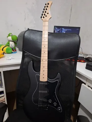 Guitarra sts100 Strinberg