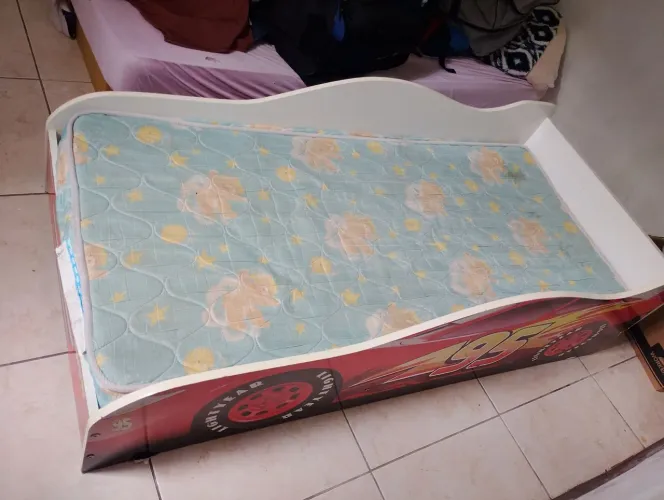 Cama infantil carros