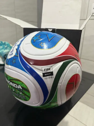 Bola adidas oficial da Copa 2026