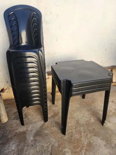 Jogo de Mesa com Cadeiras