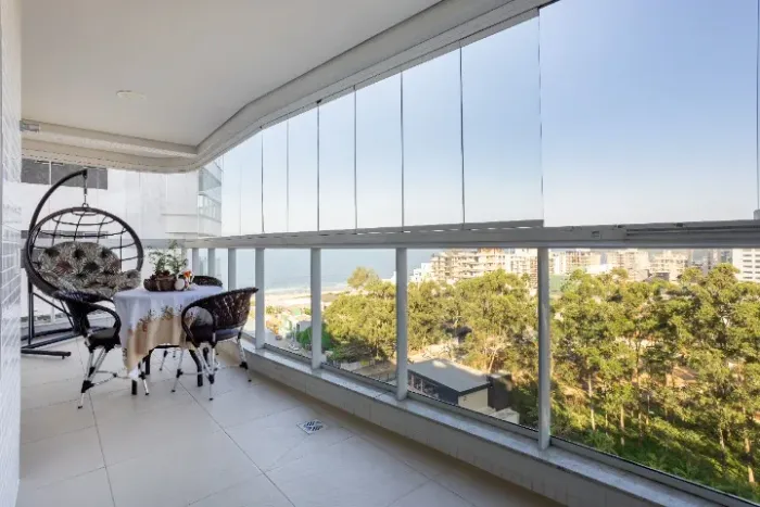 OPORTUNIDADE PRAIA BRAVA VISTA MAR 3dorm. 2vg, mobiliado equipado, lazer completo CONFIRA!