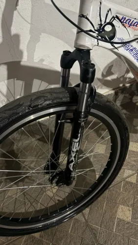 Suspensão manitou axel