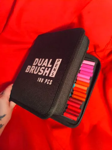 Kit 100 canetas dual brush pen com estojo
