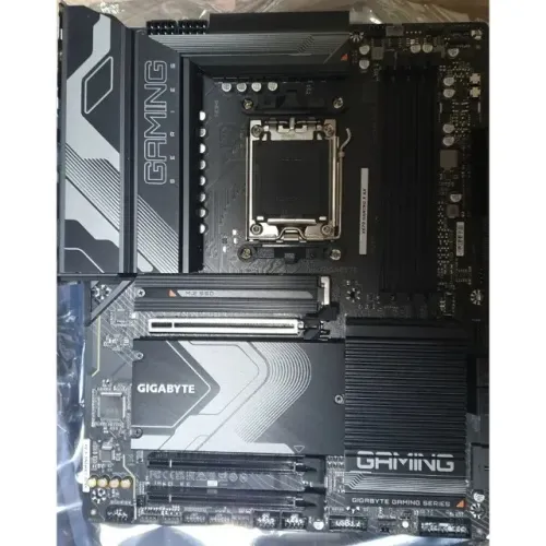 Placa Mãe Gigabyte X670 Gaming X Ax Socket Am5 Wifi Ddr5 Atx
