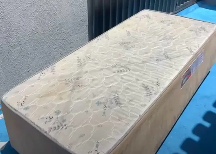 Vendo cama solteiro