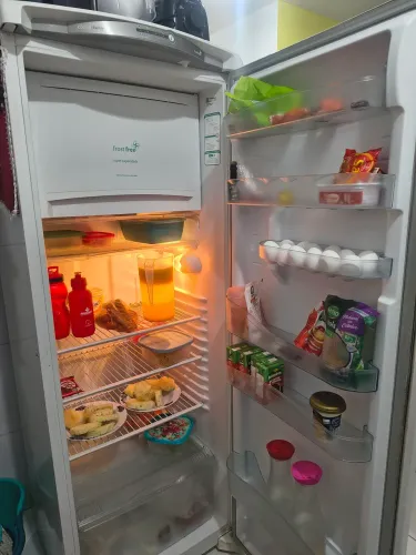Vendo geladeira da marca Consul frost free pra vender logo