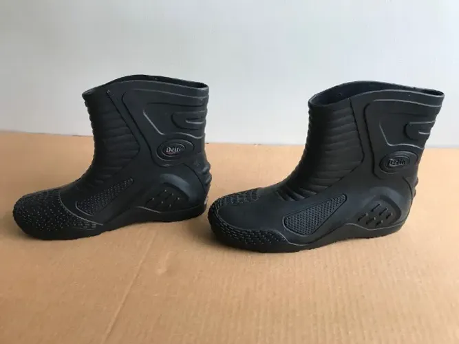 Bota para chuva marca Delta
