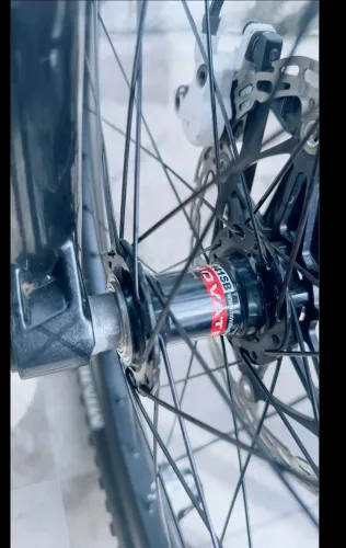 SUSPENSÃO ROCK SHOX BOXXER 20MM COMPLETA COM RODA DISCO (HOPE 200mm) PNEU E FREIO