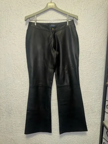 Calça de couro preta Bethblue feminina