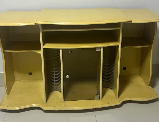 Estante / Rack Organizador Multiuso (Com Rodinhas e Porta de Vidro)