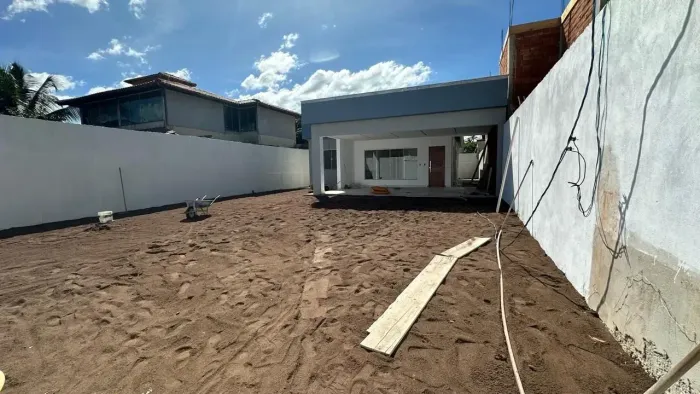 CASA A POUCOS METROS DA PRAIA DE INTERLAGOS | 3 QUARTOS