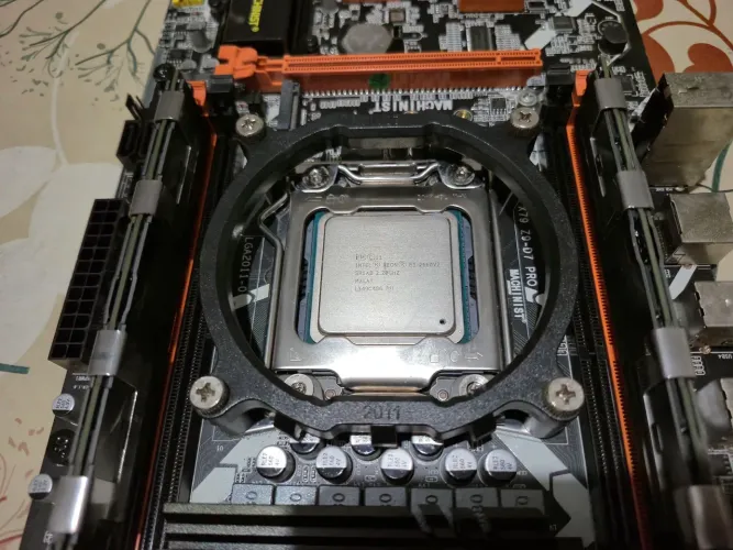 Kit Xeon E5-2660 v2 + Placa-mãe X79 Machinist + 16GB RAM + Cooler