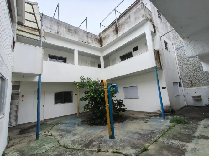 Ampla casa/prédio comercial c/ 423m², previsão para escola/creche/clinica para locação - P
