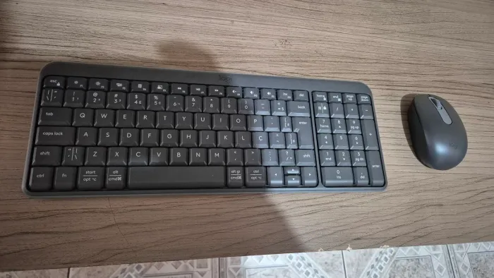 Teclado e Mouse Logitech Sem Fio Bluetooth Mk250