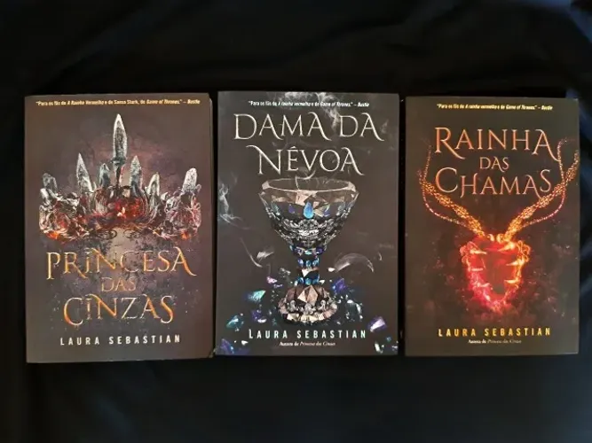 Livros - A princesa das cinzas/Dama da Nevoa/Rainha das Chamas - Laura Sebastian