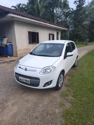 Fiat Palio Essence 1.6 Flex 16V 5P 2014