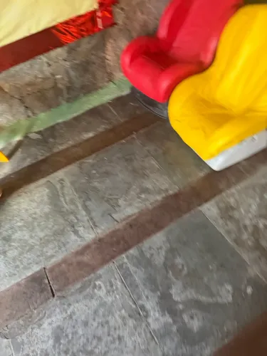 Precisa de uma pessoa para limpeza. Leia o anúncio 
