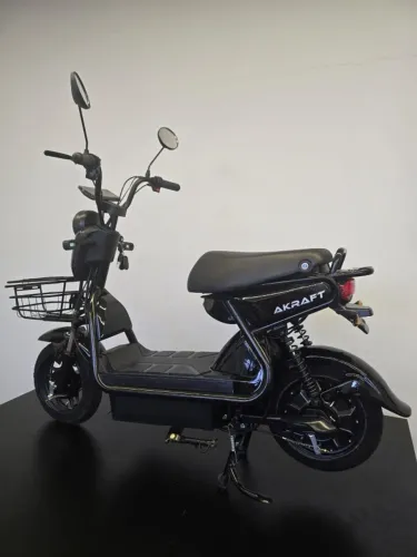 Scooter Elétrica - Cores: Preta e Vermelha - Autonomia de 50km - Whatsapp na descrição