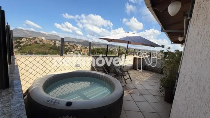 EXCELENTE COBERTURA COM VISTA DEFINITIVA E LIVRE PARA A SERRA DO CURRAL !!!!
