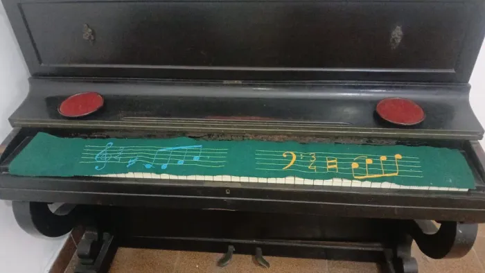 Piano profissional de madeiras de lei
