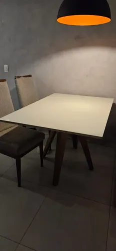 Mesa de jantar retangular