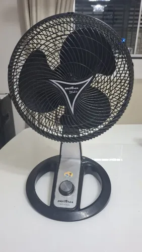 Ventilador Britânia 90 reais (usado)