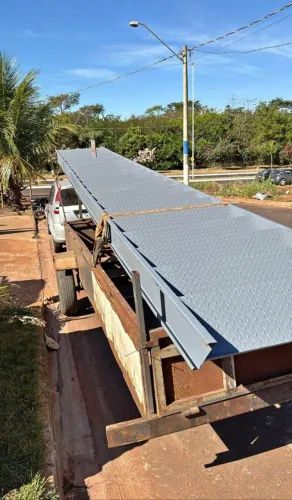 Escada com 4M de altura. Padrão bombeiro