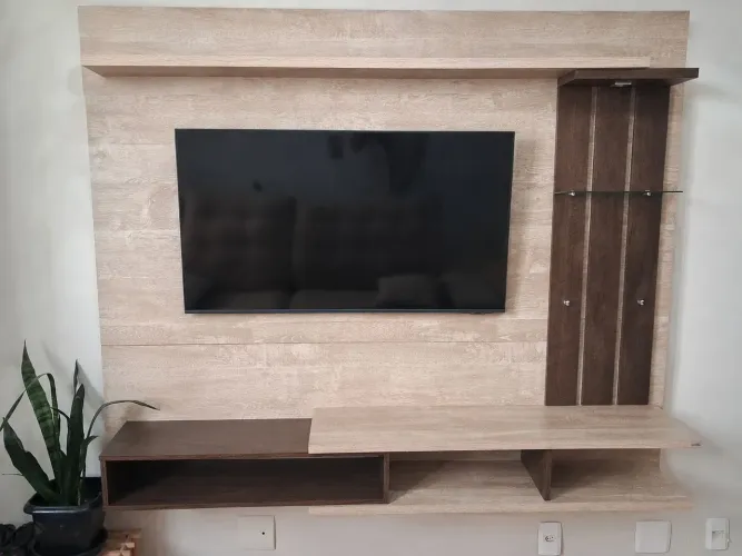 Painel/ Home Suspenso Madeira - Ótimo Estado