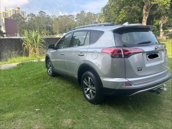 Toyota RAV4 2.0 Top 4X2 16V Aut. 2018