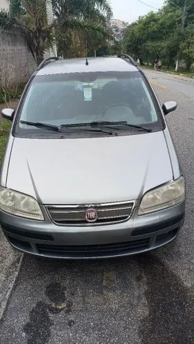 Fiat Idea ELX 1.4 MPI Fire Flex 8V 5P 2010