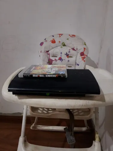 Vendo ps3 barato pra desocupar espaço 400 reais