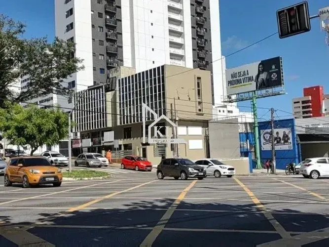 Perfeita Localização - Loja Comercial- Térreo - Av. Nascimento de Castro com Av Salgado Fi