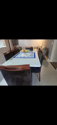 Mesa de jantar com 6 cadeiras