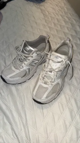 Dois Tênis new balance 530