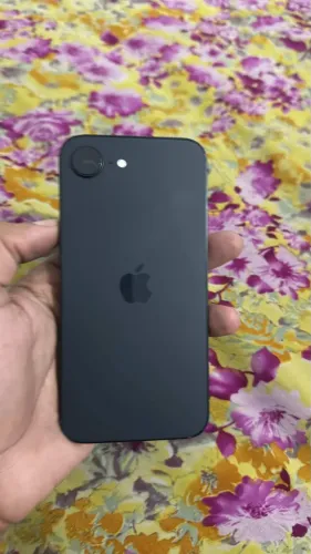 iPhone 16e