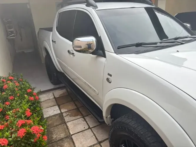 Mitsubishi L200 Triton HPE 3.5 CD V6 24V Flex Aut. 2015