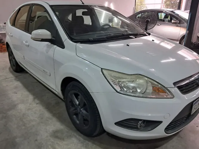 Ford Focus 1.6 S/se/se Plus Flex 8v/16v 5P 2013