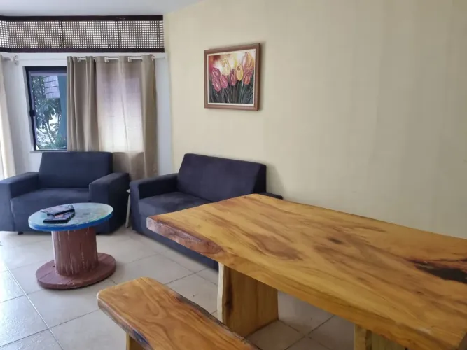 Casa ampla com preço de apartamento. OPORTUNIDADE