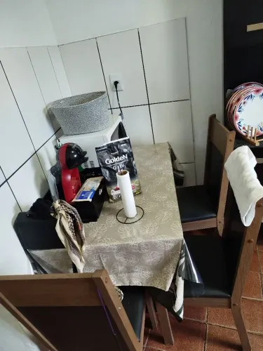 Mesa com 4 cadeiras