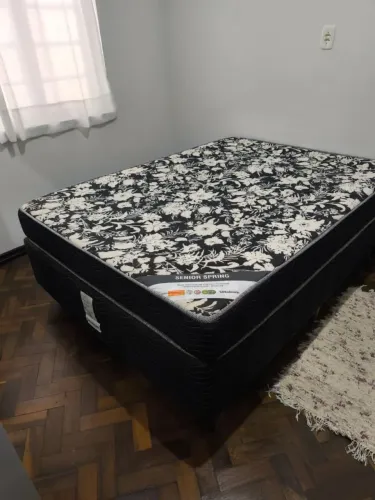 Cama e Colchão de Casal - Bom estado!