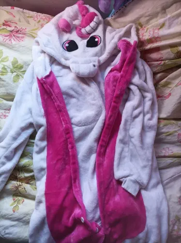 Pijama/fantasia de unicórnio tamanho M (adulto e adolescente)