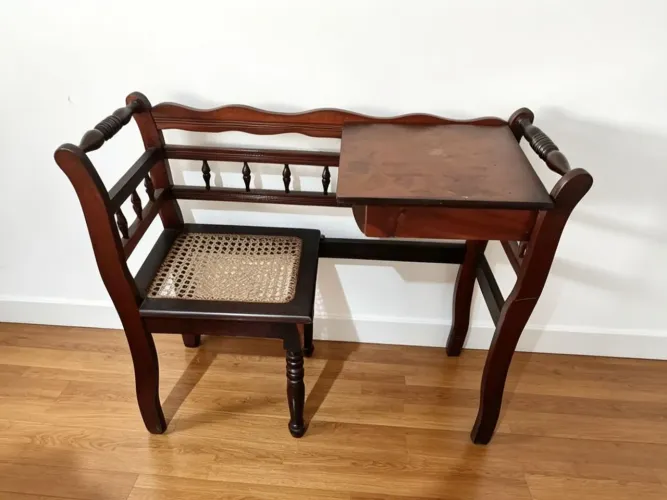 Mesa de telefone antiga, década de 60