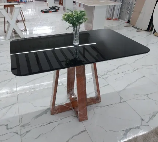Mesa Preta Laqueada 1.20x80 Base Madeira