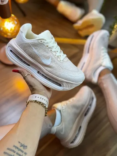 Tênis Nike Air Zoom Vomero 18 Feminino,Premium