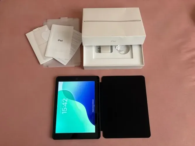 Apple iPad 9ª geração 64 GB + capa