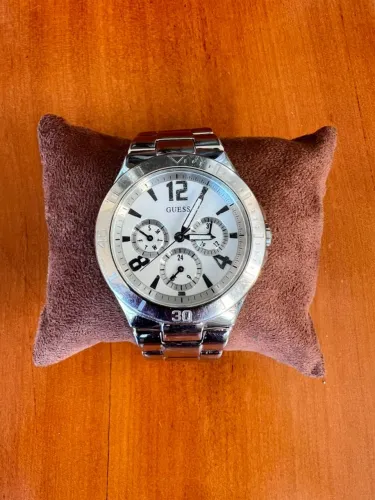 Desapego! Relógio feminino Guess Steel Water Resistant W11125L1 Bateria nova R$ 200,00
