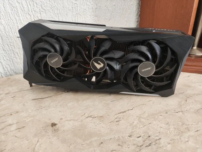 Placa de video Aorus Master 3070 Ti RTX